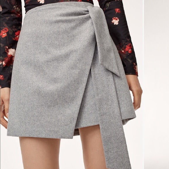 Aritzia Dresses & Skirts - Aritiza Dorine skirt in grey! Aritzia Dresses & Skirts - Aritiza Dorine skirt in grey!